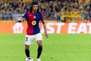 皇马三度遭巴萨绝杀暴怒！VAR取消点球+加时争议，西甲争冠悬念待解，安帅帅位危矣？