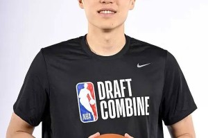 杨瀚森联合试训定妆照出炉 5V5比赛身披18号球衣