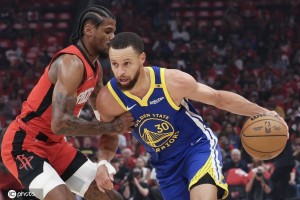 范乔丹26分库里低迷13+7 火箭击退勇士总比分2-3