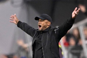 布兰科赞扬斯洛特的防守理念很先进，孔帕尼还未适应淘汰赛制