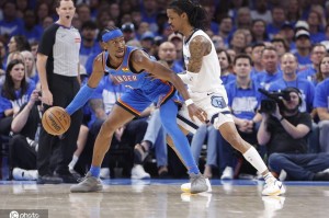 亚历山大27+8莫兰特23分 雷霆轻取灰熊系列赛2-0