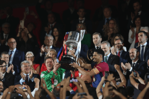 3-2绝杀！0-3惨败！巴萨奇迹夺冠，维拉出局，波尔图爆大冷