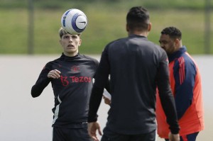 4500万欧！曼联新星加纳乔真要走？滕哈格携四豪门哄抢，红魔打的什么算盘？