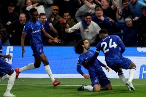 切尔西1比0曼联暂居第四，带刀后卫救主，剩余两场都是硬仗