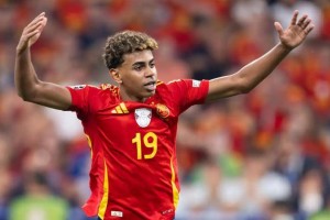 接班梅西10号！巴萨即将官宣亚马尔续约至2031，年薪超莱万德容