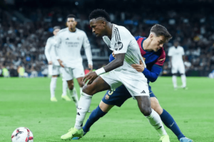 内部决裂维尼修斯1行为激怒教练组，阿隆索紧急待命，地震将至