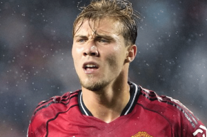 曼联前锋目标浮现！22岁身价7000万，德甲2年进27球，他愿来就买