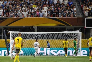 2-1惊险！世俱杯最后八强队诞生，皇马喜提“大礼包”