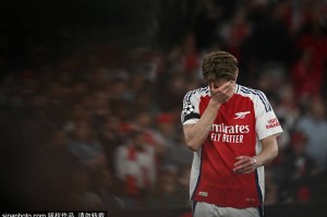 阿森纳队长遭怒批！枪迷：全场查无此人 塔帅该弃用他