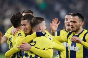 5-2！穆帅主场翻盘！费内巴切6-4晋级，离欧冠正赛就差一步