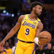 各有奇招!湖人用布朗尼扮演华子 快船用本西扮演约老师