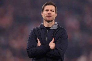 哈维·阿隆索的转会要求在皇马做出新决定后公开，加盟在即