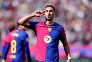 突发！莱万血染赛场，25岁天才或迎关键时刻崛起