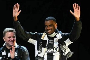 利物浦引援猛将伊萨克，挑战巅峰，技术全面对标哈兰德