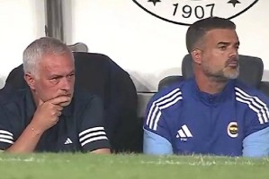 穆帅率领球队5-2逆转，晋级欧冠附加赛决胜轮