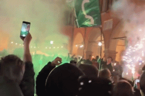 2-2战平让4万小城狂欢，125年老店重返意甲：首支升级队