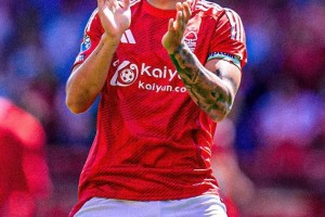 神速电讯报：热刺付6000万镑解约金签下吉布斯-怀特 明天体检