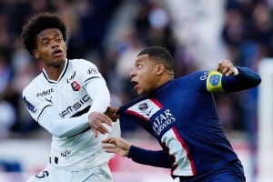 明日法甲焦点：雷恩主场迎南特，胜券在握还是爆冷逆袭？