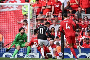 英超-迪亚斯破门梅里诺扳平+染红 利物浦2-2阿森纳