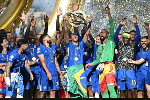 世俱杯决赛爆发冲突！切尔西3球打爆巴黎！狂揽1.1亿美金笑傲江湖