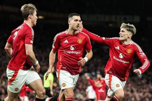 欧联杯：曼联淘汰里昂挺进四强的原因，小说都不敢这么写