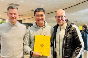 德甲名帅应邀加盟山东队，鲁能球迷热情欢迎