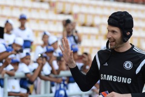 切赫：偷看皇马训练发现他们过于轻松，我和教练说这有啥可看的