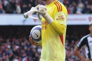 爆！2500万欧！巴萨遭拒，西班牙新门神琼·加西亚引爆英超抢人大战！