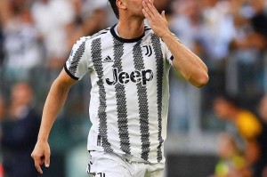 巴萨与AC米兰争夺弗拉霍维奇 意甲金靴选择前往沙特，薪水高达五倍