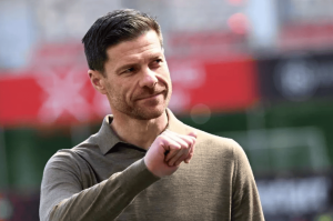 阿隆索发文告别勒沃库森，曾带队首夺德甲+国内三冠