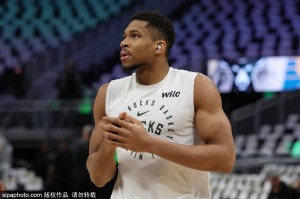 曝雄鹿劝说字母哥留队 强调一人一城、东部好争冠