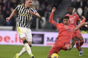 意甲焦点对决：尤文图斯主场迎乌迪内斯，欧冠资格之争添悬念