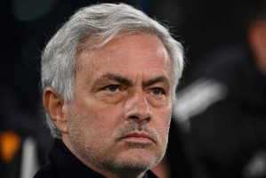 费内巴切紧急辟谣！高层耐心还剩几分？穆里尼奥的夏日大考来了