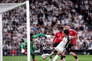 伟大的1-0！他们终结41年的等待，热刺夺冠+欧冠席位，全员狂欢！