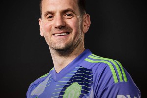 曼联本周官宣39岁门将续约！4000万粉碎大马丁红魔梦，奥纳纳不走买不起