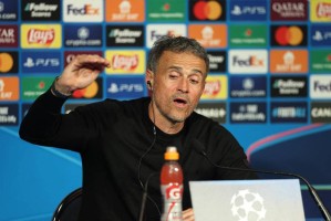 法甲高歌猛进：巴黎晋级欧冠决赛，恩里克巧辩C罗“农民联赛”的争议