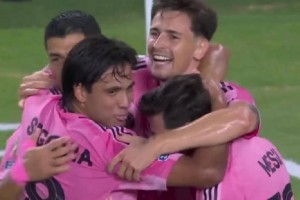 苏亚雷斯38岁独造2球，迈阿密国际2105万美元晋级16强