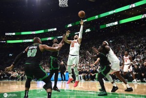 怀特34分布伦森22+6 塔图姆缺阵绿军胜尼克斯2-3