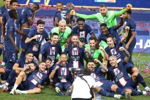 法甲焦点战：斯特拉斯堡主场挑战巴黎圣日耳曼，黑马能否逆袭？