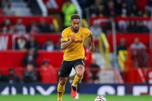 记者：库尼亚对加盟曼联持开放态度，能否参加欧冠不是决定性因素