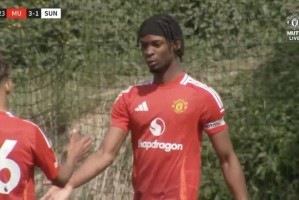 曝毕尔巴鄂欲挖曼联单场6球小妖！红魔萨卡签职业合同，有望迎首秀