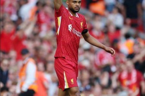 0-2到2-2！客场逼平利物浦，阿森纳终结3连败，安菲尔德狂嘘太子