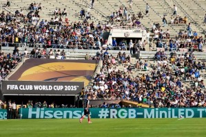 4万人观战！世俱杯首场冷门诞生：欧冠亚军险翻车，水爷MVP