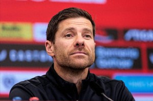 皇马换帅倒计时，阿隆索拒绝拜仁利物浦，只为接伯纳乌的电话