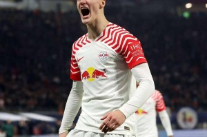 冲前六，曼联争夺195cm高中锋！估价8000万欧元！面临纽卡竞争