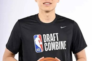 杨瀚森联合试训首战高效12分 三分+强硬2+1初露峥嵘