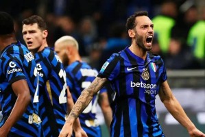 恰尔汗奥卢渴望加盟加拉塔萨雷 土超豪门未能满足国米要价