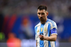 名帅博斯克赞美梅西：他无疑是历史之最！为其十几年扎根西甲感到欣喜！