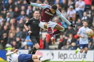 维拉前锋拉什福德赛季报销？伤病阴影下的转会传闻