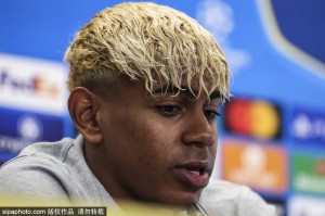 巴萨体育总监德科谈球队未来规划与拉明·亚马尔的续约